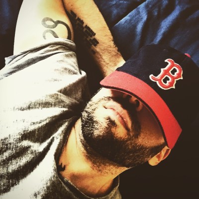 Ohhhhh….so NOW beards, tattoos and tucking your hats low covering half your face in pics are COOL??? Well then… YOU’RE FUCKING WEEEELLLLLCCCOOOMMMMEEEEE!!!!! T-blawg.com. Established 2009. Bitches.